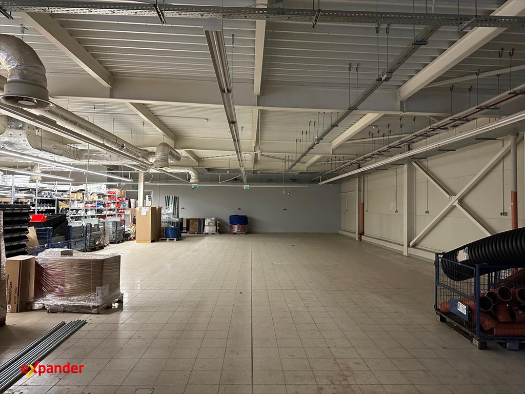 Na wynajem przestronny lokal 816 m² z parkingiem i rampą Częstochowa, Sabinowska  816m2 Foto 1