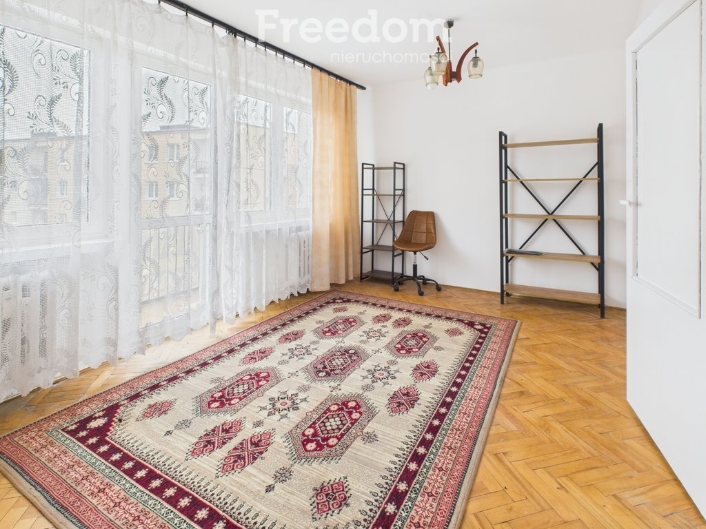 Mieszkanie trzypokojowe na sprzedaż Kraśnik  57m2 Foto 1