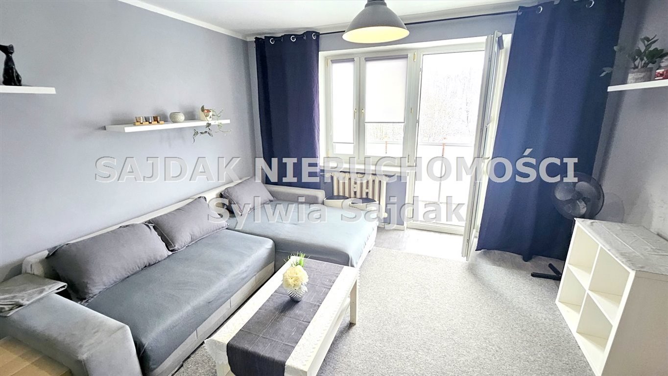 Wynajem 26 m2 z balkonem, blisko sklepów i targów Jastrzębie-Zdrój  26m2 Foto 1