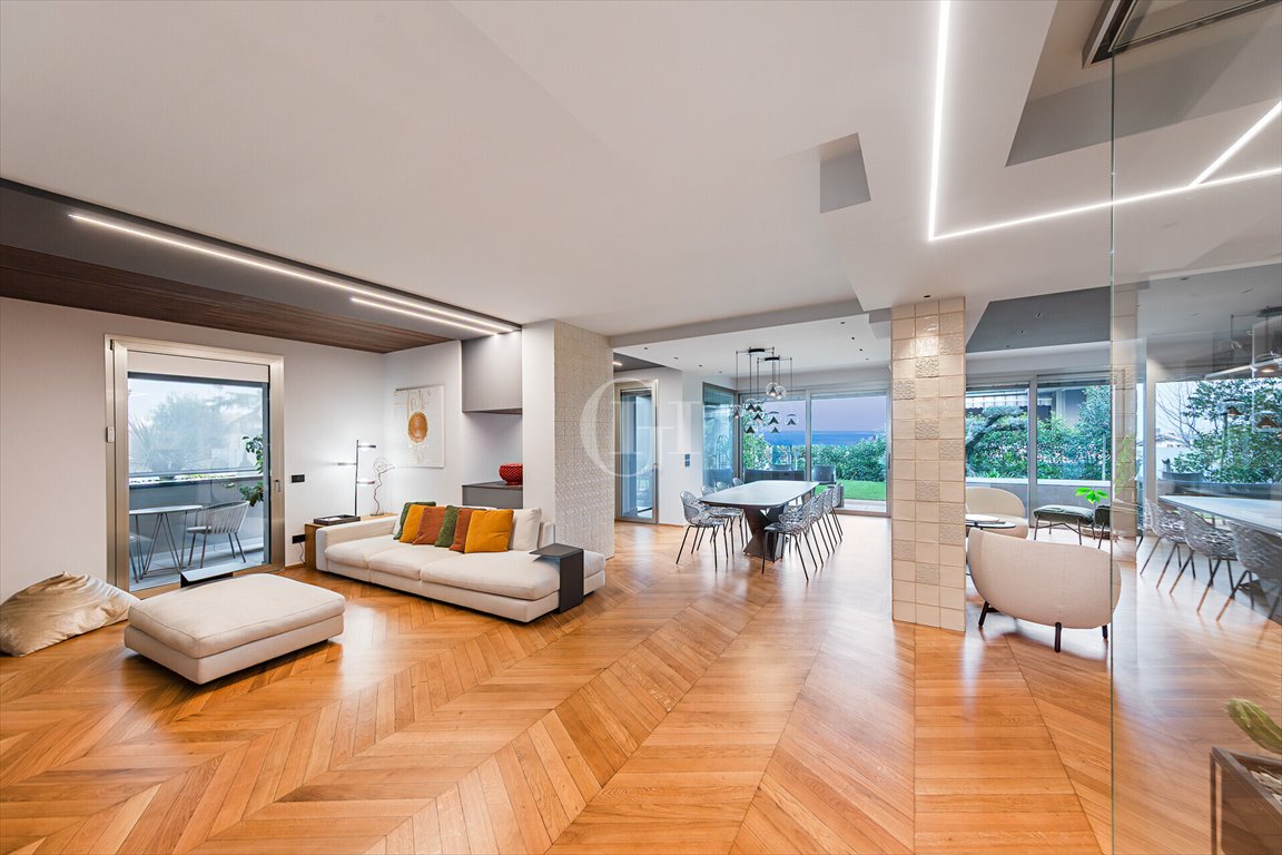 Luksusowe mieszkanie z widokiem na jezioro w Desenzano Włochy, Desenzano del Garda  215m2 Foto 1