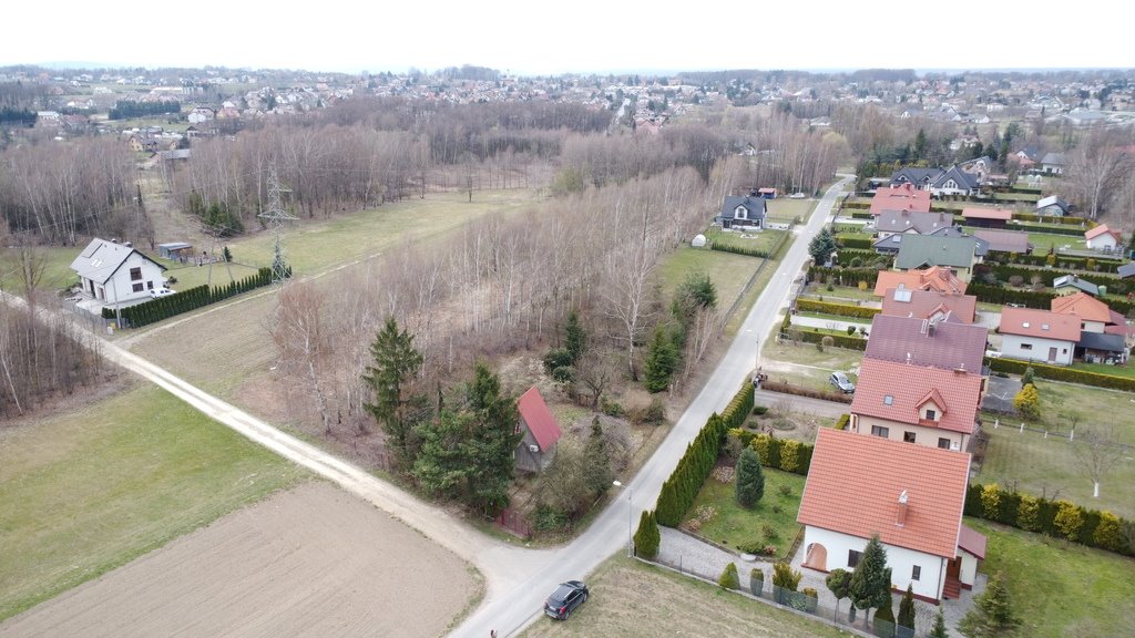 Urokliwy domek z dużym potencjałem na działce 600 m² Koszyce Wielkie  40m2 Foto 1