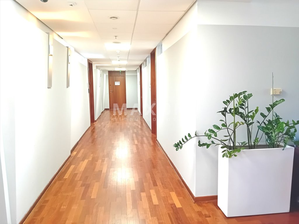 Nowoczesne biura z klimatyzacją i dostępem do centrum handlowego Warszawa, Ochota, al. Aleje Jerozolimskie  354m2 Foto 1