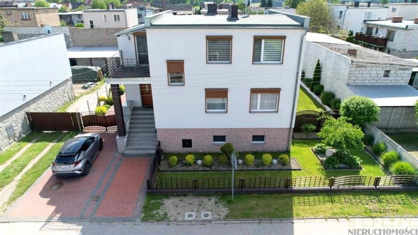 Dom z potencjałem, 140 m2, taras, garaż, spokojne osiedle Belęcin  140m2 Foto 1