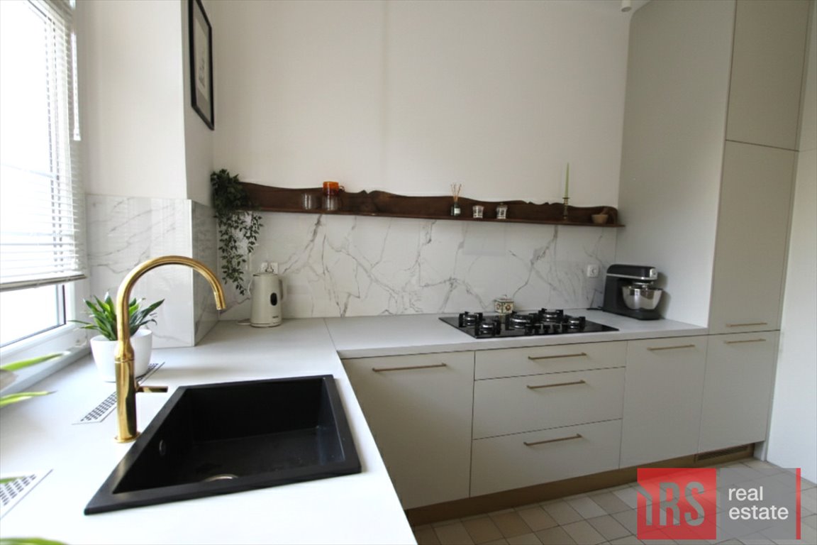 Wyjątkowe 87,85 m2 w kamienicy z 20. wieku, styl i przestrzeń Bytom, Jagiellońska  88m2 Foto 1