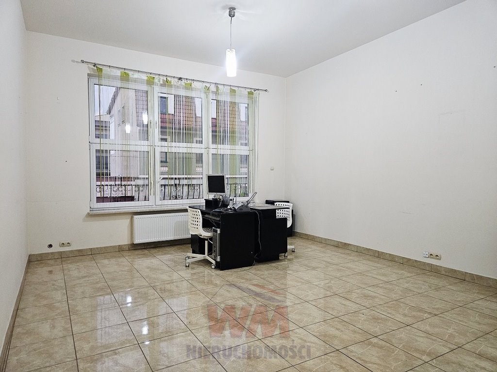 Lokal 33,11 m2 z wysokimi pomieszczeniami, idealny na biuro Grójec  33m2 Foto 1