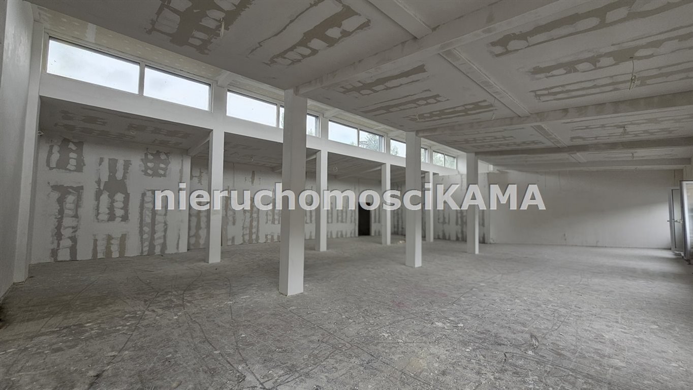 Na wynajem przestronna hala magazynowa z windą i ogrzewaniem Bielsko-Biała  291m2 Foto 1