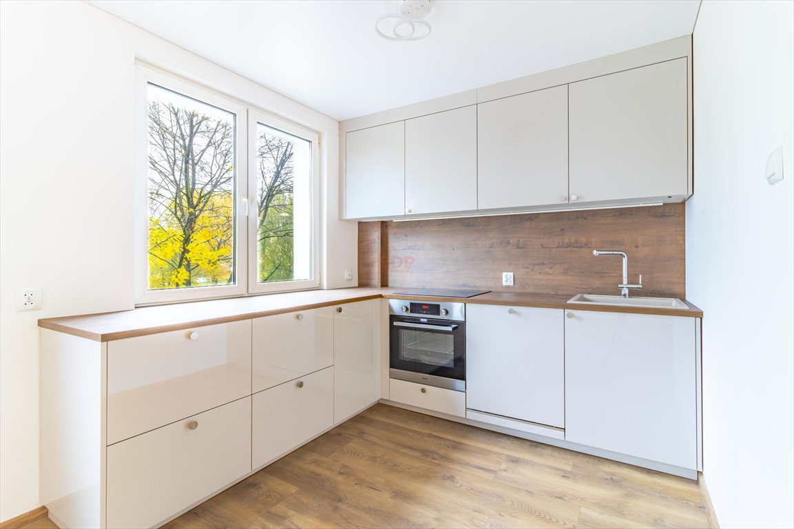 Mieszkanie trzypokojowe na sprzedaż Łódź, Bałuty, Julianowska  59m2 Foto 1