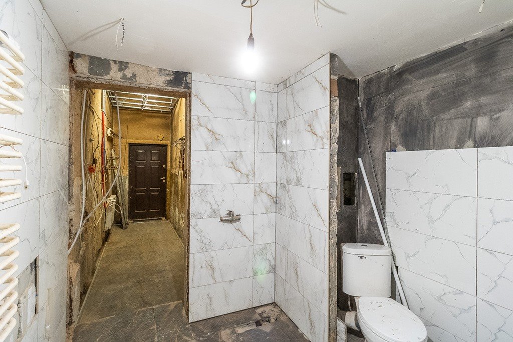 Do sprzedania przestronne 62 m² mieszkanie 2-pokojowe w Brzezinach: Brzeziny: Adama Mickiewicza
