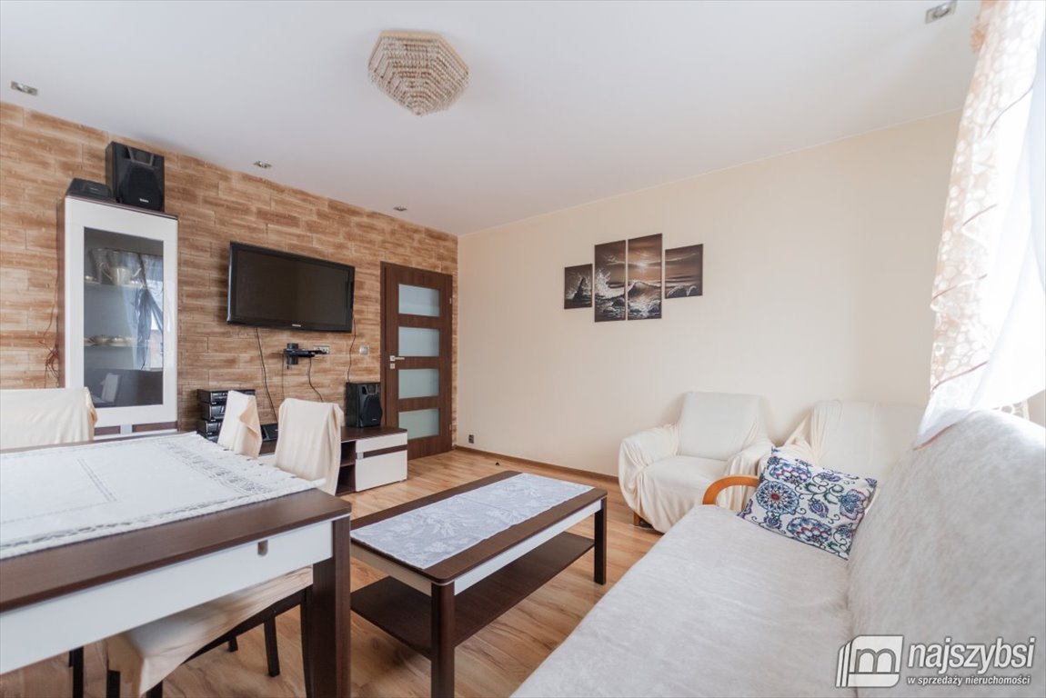 Na sprzedaż przestronne 99 m² bezczynszowe z garażem i ogródkami Świnoujście, Centrum Miasta, Bursztynowa  99m2 Foto 1