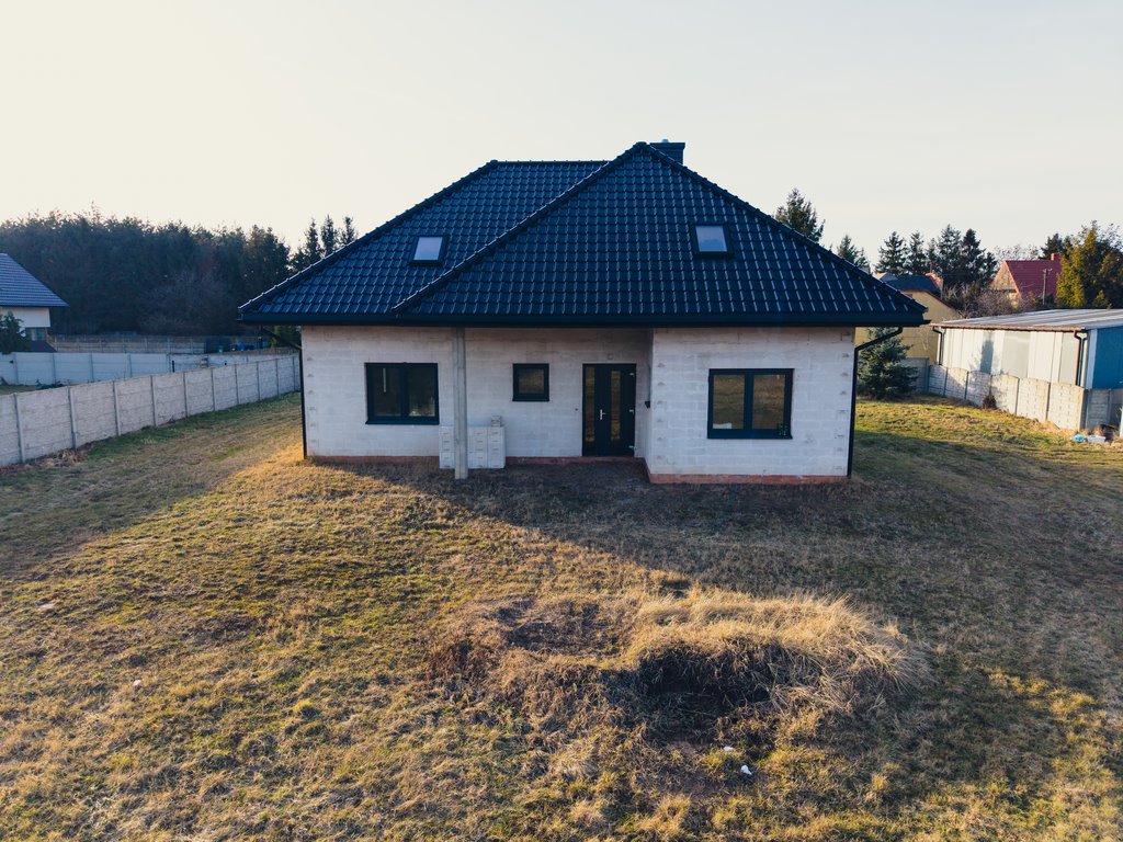 Przestronny dom 164 m² na dużej działce 1200 m² z nowoczesnymi rozwiązaniami Okup Mały, Bilewska  196m2 Foto 1