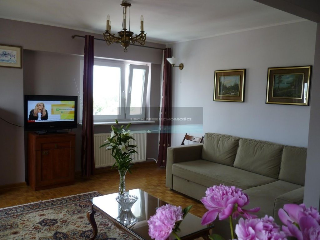 Widne 2 pokoje z możliwością wydzielenia trzeciego, balkon, widok Warszawa, Wola, Skwer kard. Stefana Wyszyńskiego  49m2 Foto 1