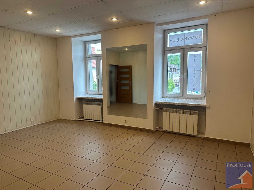 Lokal użytkowy 48,3 m2 w centrum Limanowej, witryny Limanowa  48m2 Foto 1