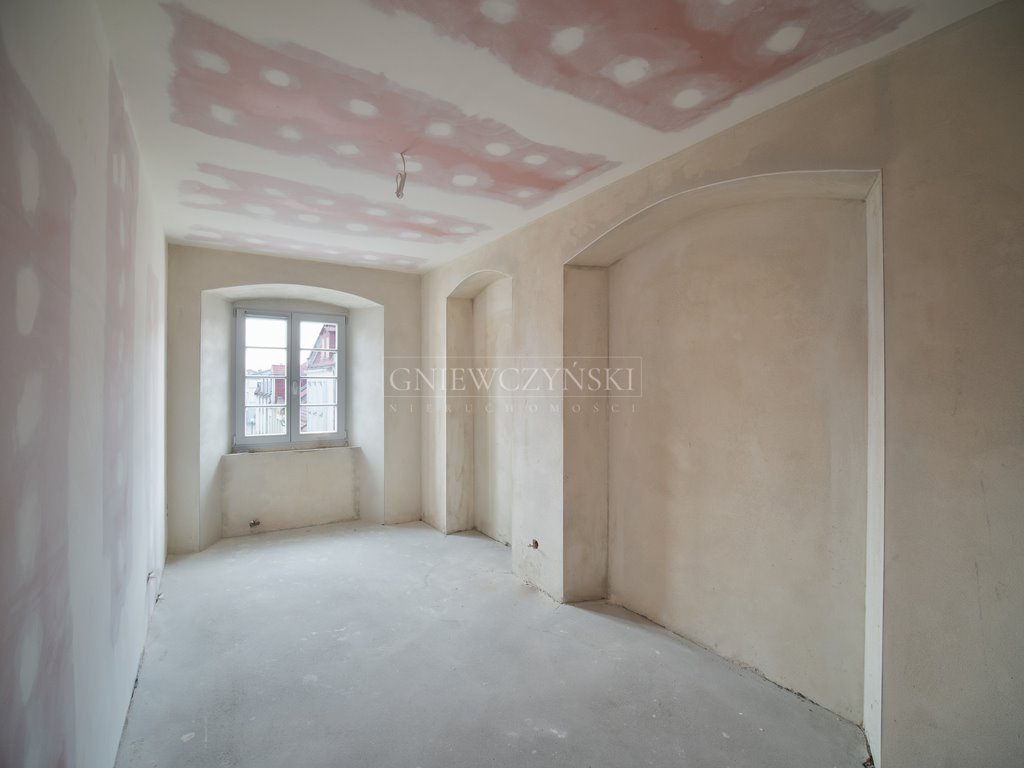 Mieszkanie trzypokojowe na sprzedaż Grodków, rynek Rynek  64m2 Foto 5
