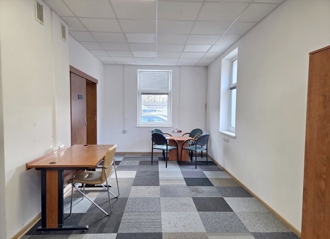 Polecam funkcjonalny biurowiec 75,83 m² z dostępem 24/7 i parkingiem Poznań, Wilda, Droga Dębińska 29  76m2 Foto 1
