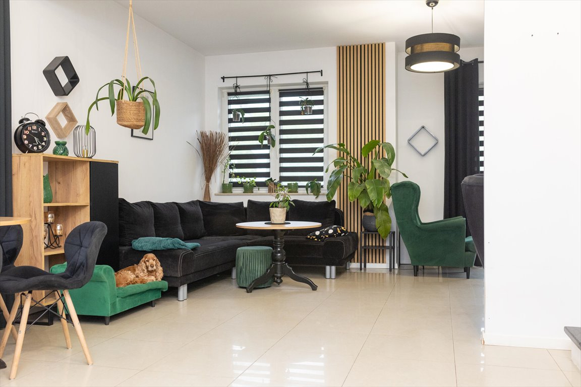 Zapraszam do obejrzenia przestronnego domu z ogrodem i garażem w Gowinie Gowino  136m2 Foto 1