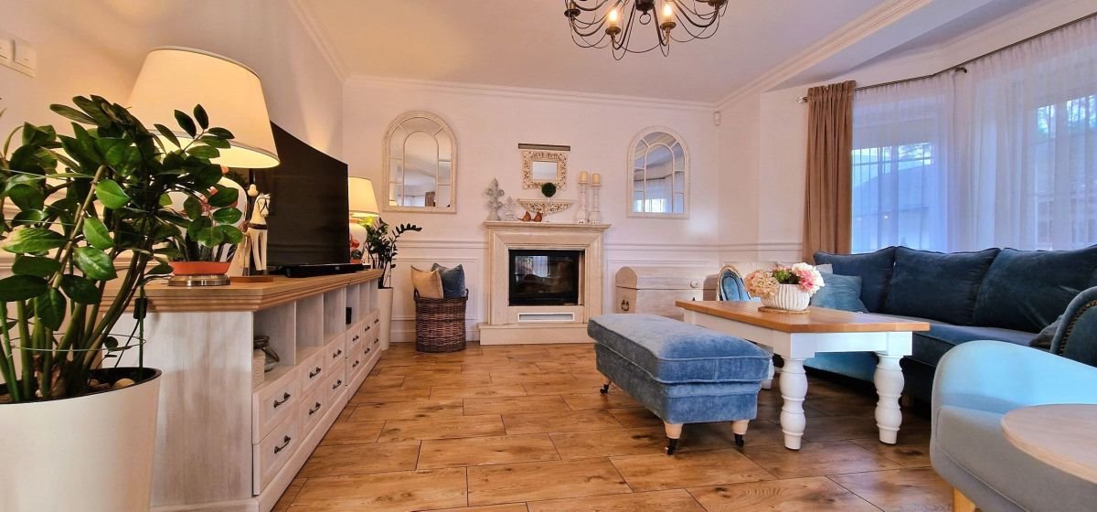 Luksusowy dom 210 m² z neoklasycystycznym stylem i dużą działką Jelenia Góra, Cieplice Śląskie-Zdrój, Wolności  210m2 Foto 1