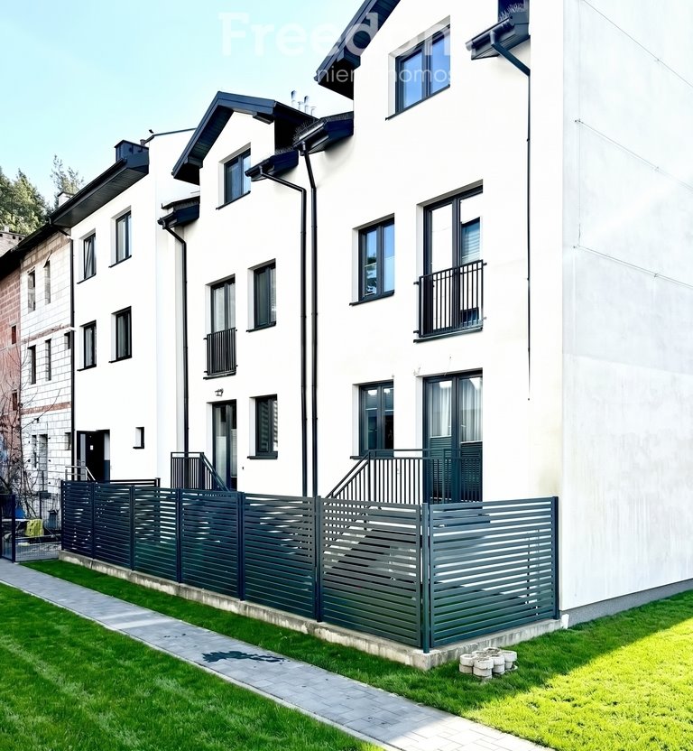 Nowoczesny dom z sauną garażem i ogrodem - 171,9 m²: Kobyłka: Juliana Fałata