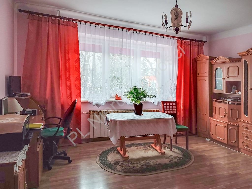 Zapraszam do obejrzenia przestronnego domu 186 m² z dużym tarasem i potencjałem Żyrardów  186m2 Foto 1