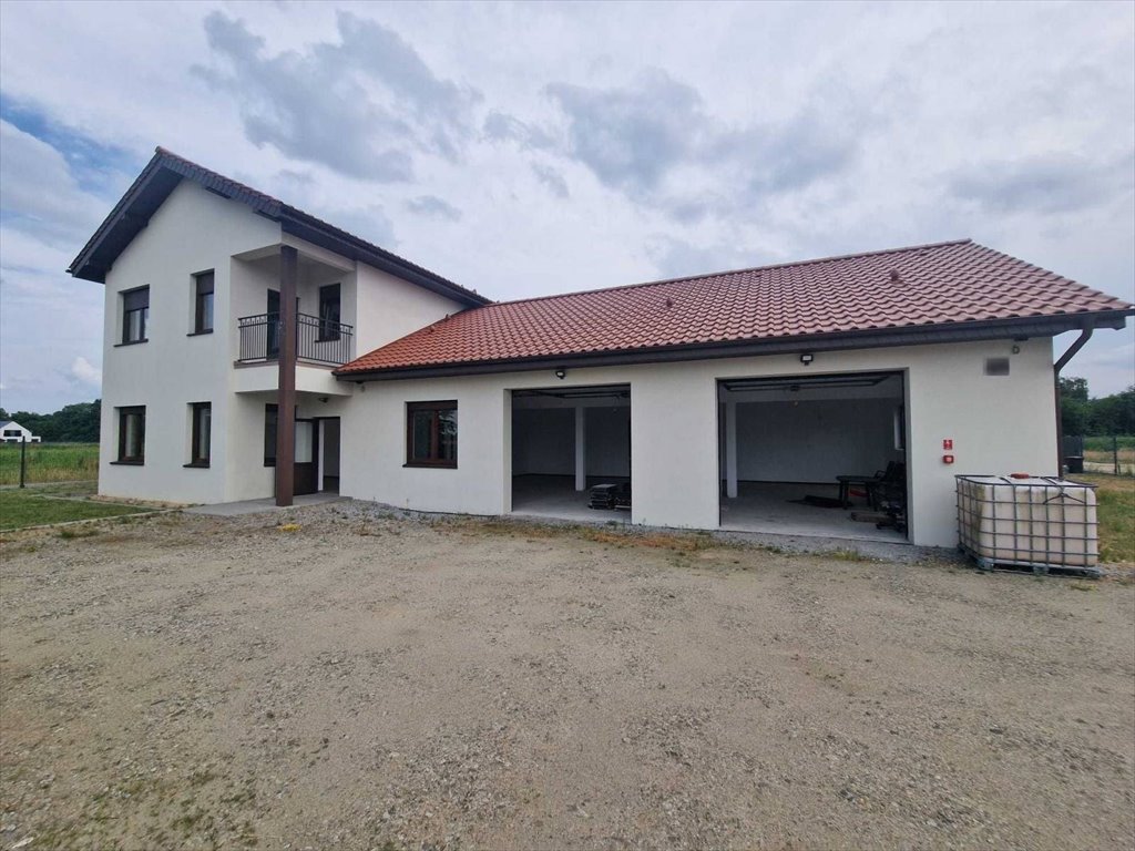 Polecam dom 330 m² z częścią usługową i adaptacyjnym strychem Jelcz-Laskowice  330m2 Foto 1