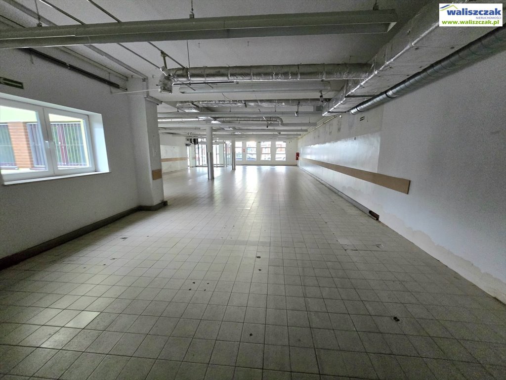 Duży lokal handlowy 372m2 z parkingiem w centrum Bełchatowa Bełchatów  372m2 Foto 1