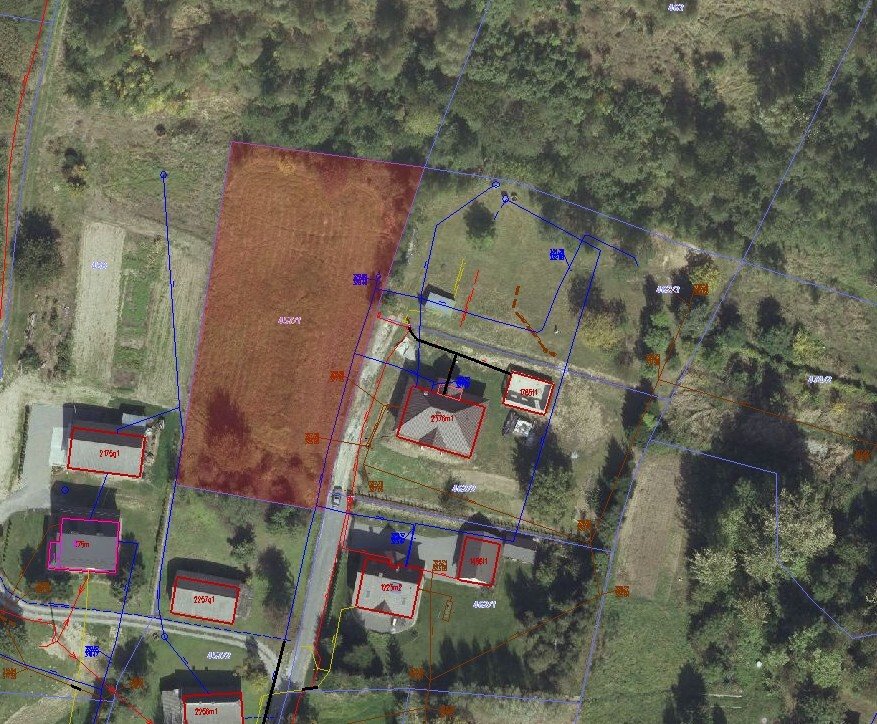 Działka 30x70 m w Chmielniku (w trakcie WZ) z wodą i mediami Chmielnik  2 263m2 Foto 1