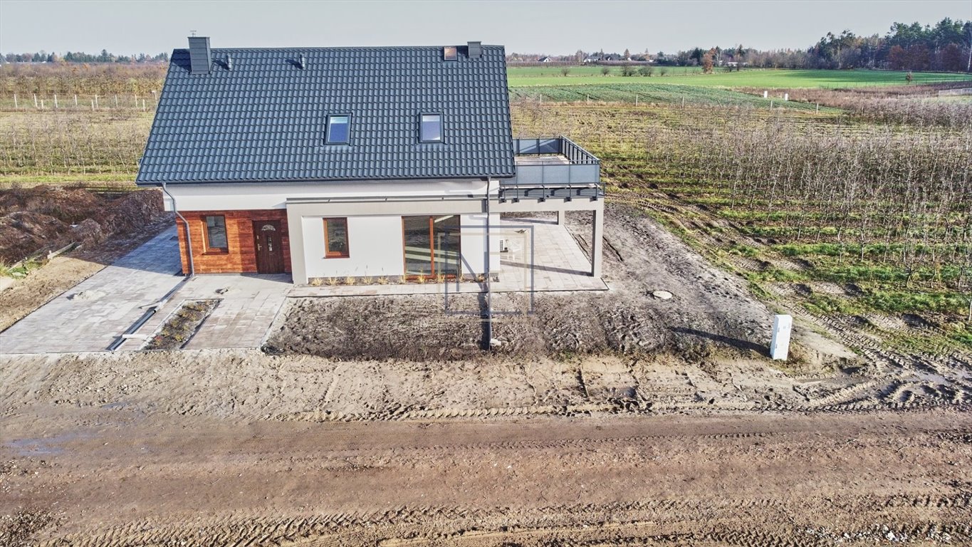 Solidny dom 140 m2 w Szczutkach z tarasem i energooszczędnymi rozwiązaniami Szczutki  140m2 Foto 1