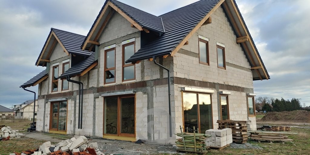 Dom 130 m2 z ogrodem w Kłodawie – gotowy do wykończenia Kłodawa  130m2 Foto 1