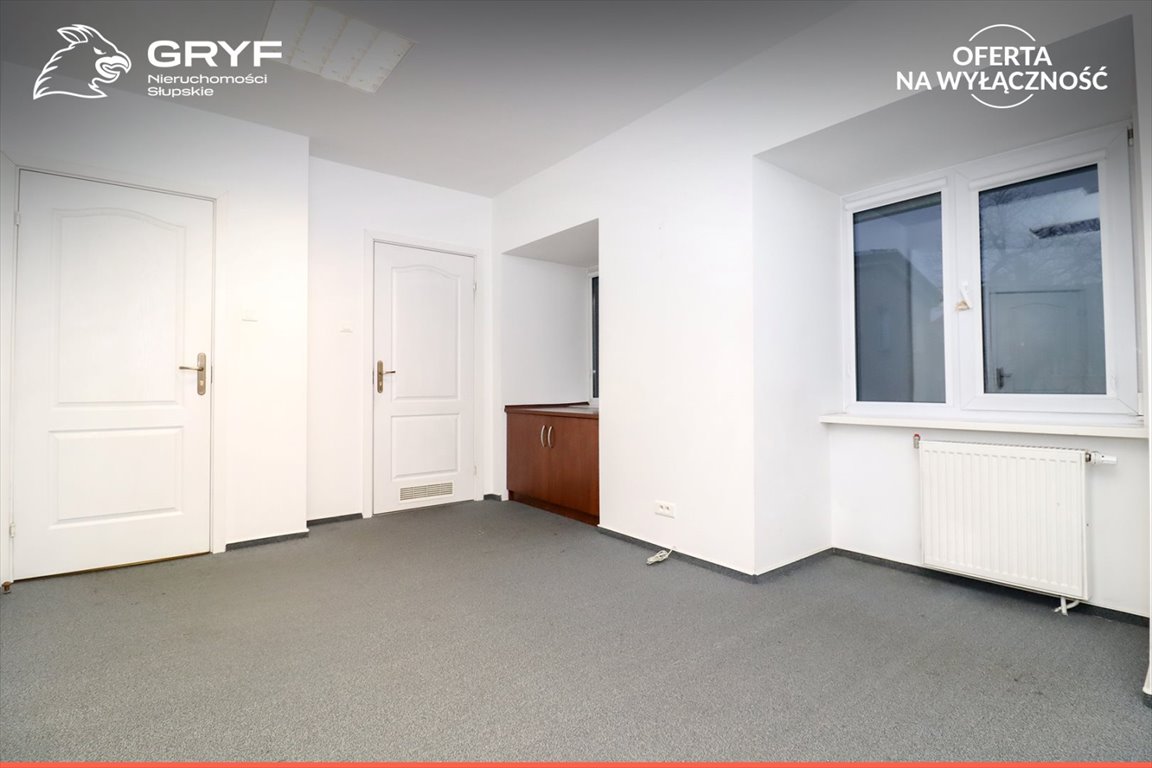 Atrakcyjny lokal usługowo-biurowy 86 m2, witryna, parking Słupsk  86m2 Foto 1