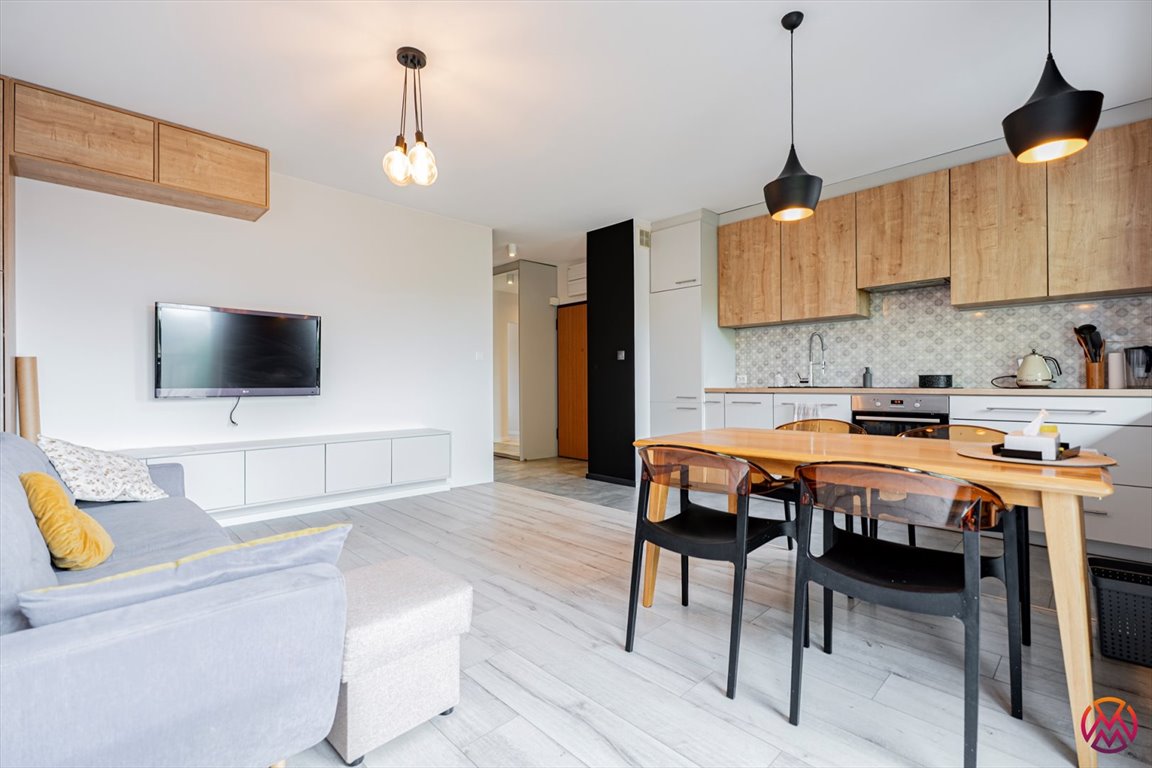 Przestronne 3-pokojowe mieszkanie z balkonem i miejscem w garażu Łódź, Śródmieście, Śródmieście, al. Aleje Józefa Piłsudskiego  60m2 Foto 1