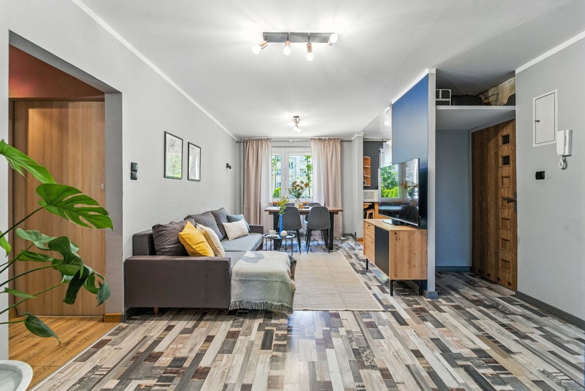 Mieszkanie czteropokojowe  na sprzedaż Tarnowskie Góry, Stare Tarnowice, Przyjaźń  74m2 Foto 1