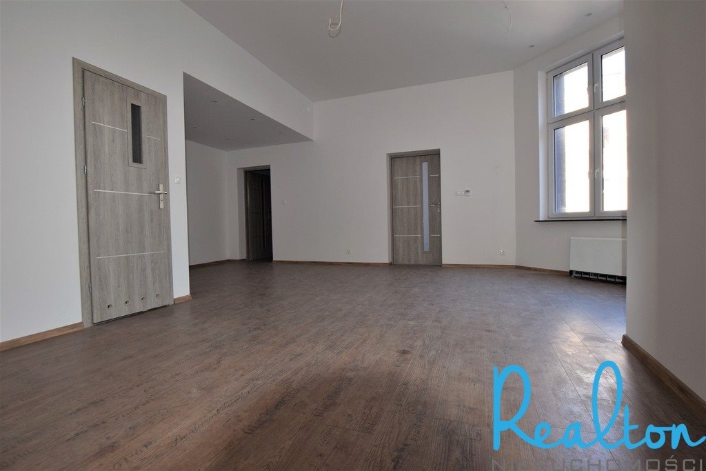 Mieszkanie czteropokojowe na wynajem Bytom, Dworcowa 83m2 Foto 1 Mieszkanie czteropokojowe na wynajem Bytom, Dworcowa 83m2 Foto 1