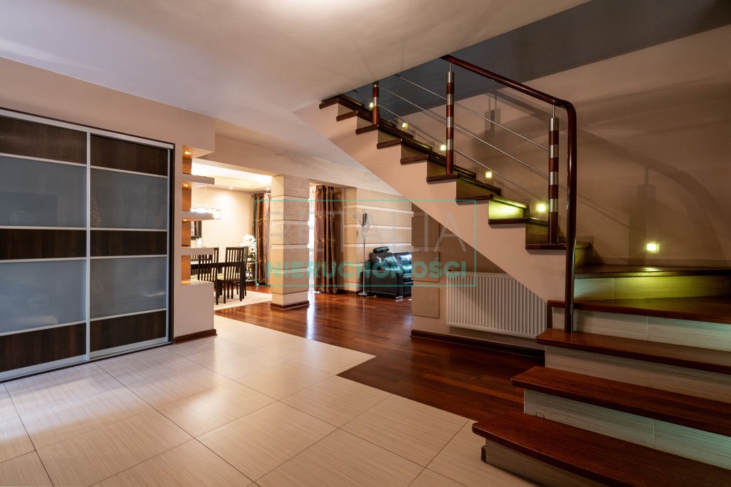 Dom na sprzedaż Nadarzyn  175m2 Foto 1