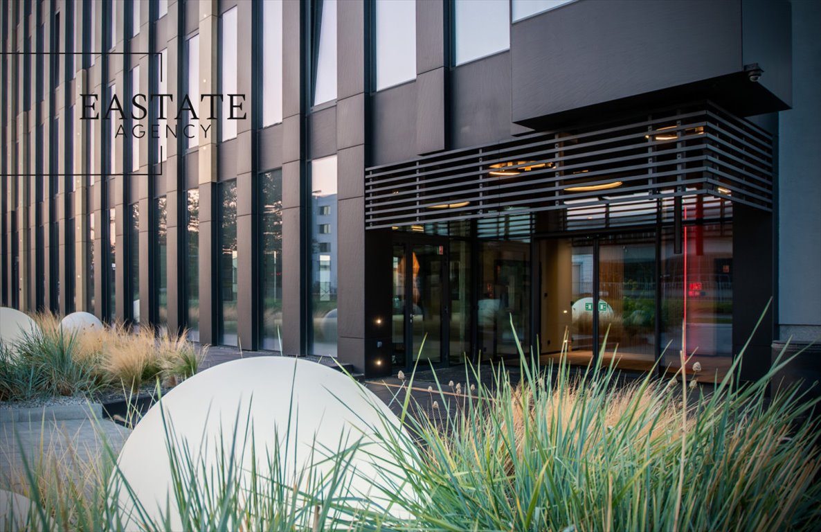 Nowoczesny lokal 757 m2 z dużą witryną i ekologicznymi rozwiązaniami Gdynia, Chylonia, Hutnicza  757m2 Foto 1