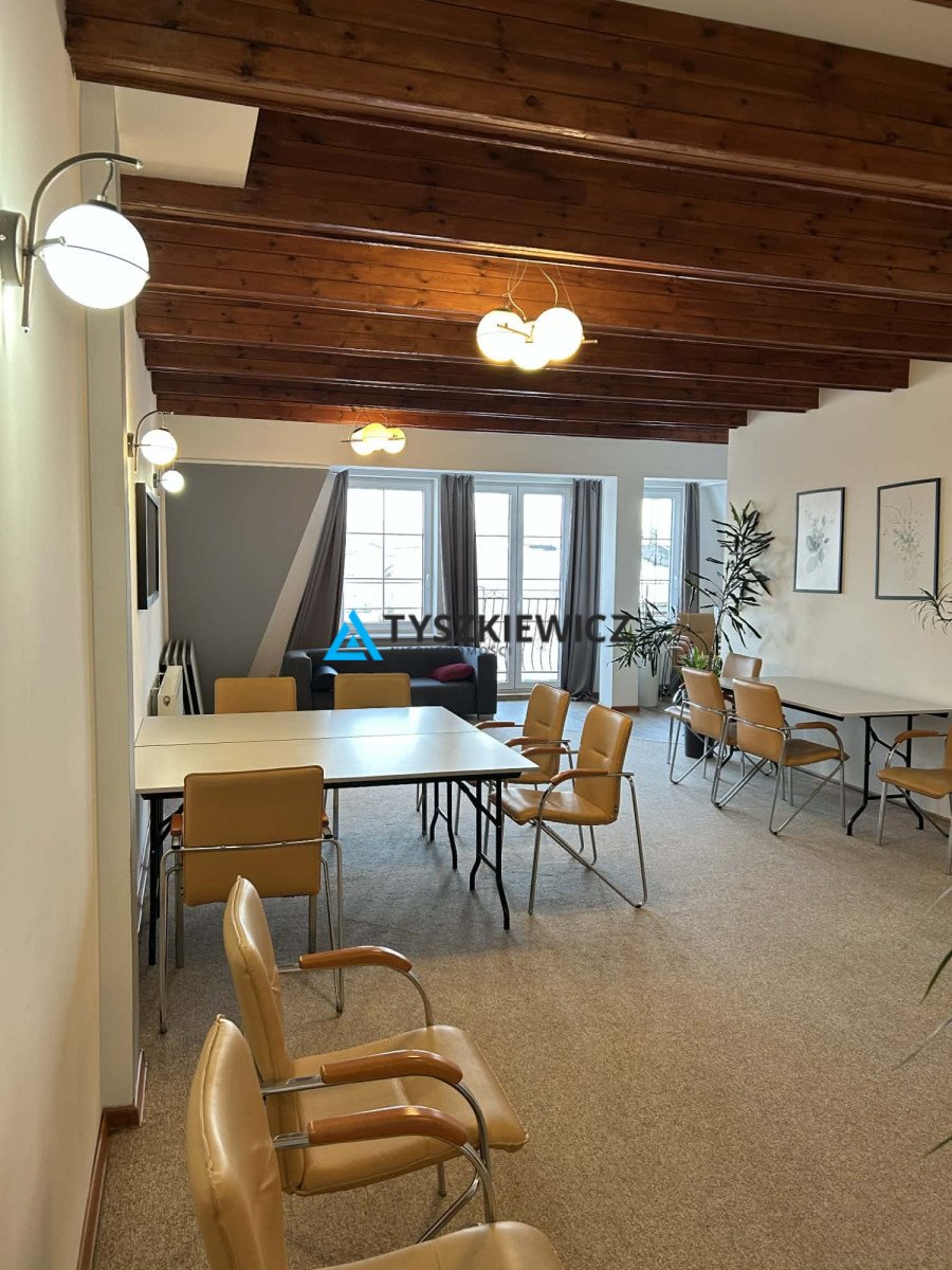 Przestronne biuro 55 m2 z aneksem i balkonem w centrum Chojnice, Nowe Miasto  55m2 Foto 1