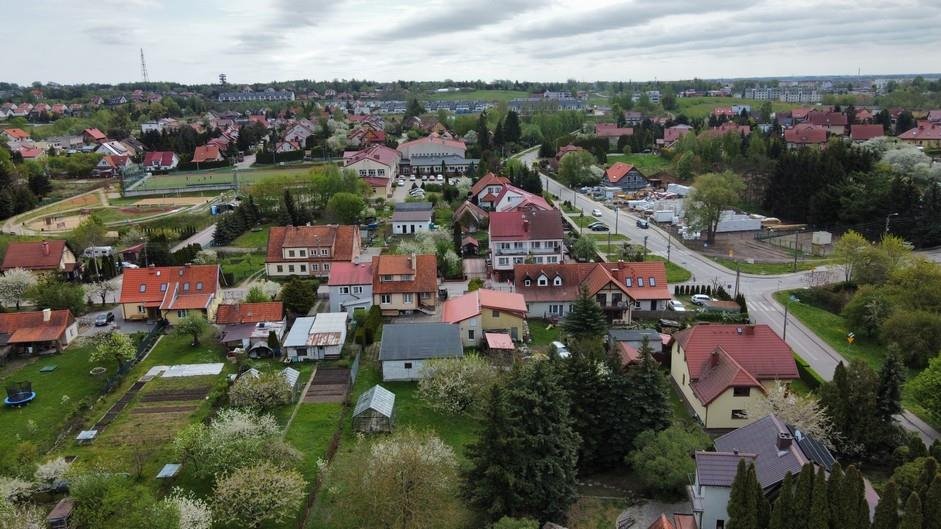 Na sprzedaż przestronny dom z garażami i ogrodem w Giżycku Giżycko, Wiejska  110m2 Foto 1