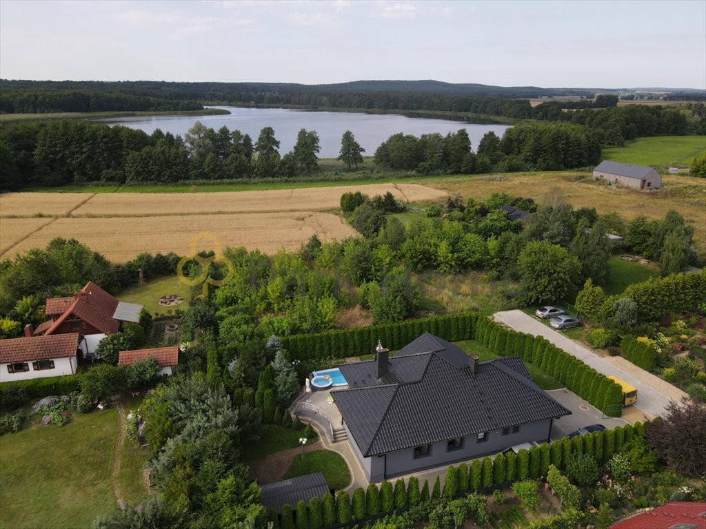 Przestronny dom z basenem i jacuzzi – komfort i natura Leszno  144m2 Foto 1
