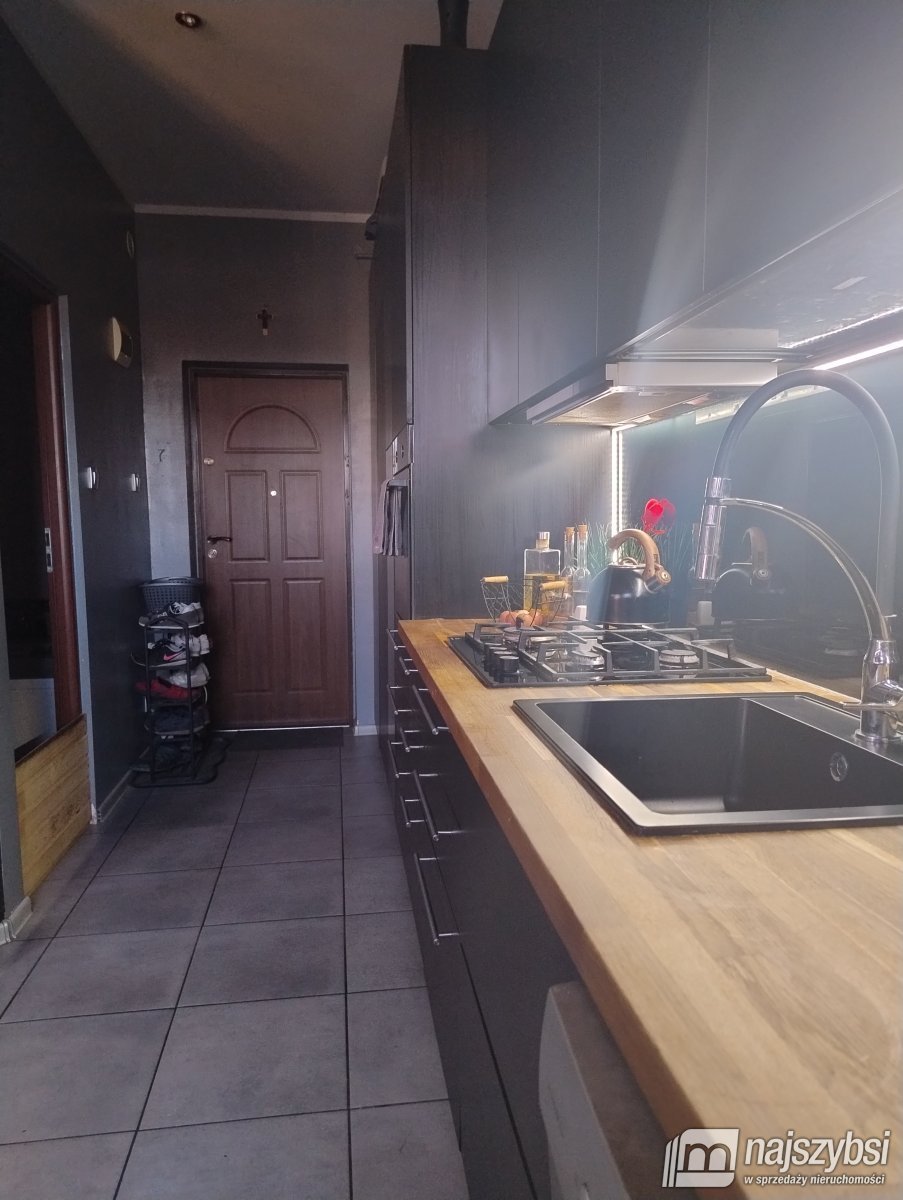 Mieszkanie trzypokojowe na sprzedaż Łobez  94m2 Foto 1