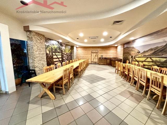 Polecam przestronny lokal 73 m² z klimatyzacją i możliwością reklamy Krosno  73m2 Foto 1