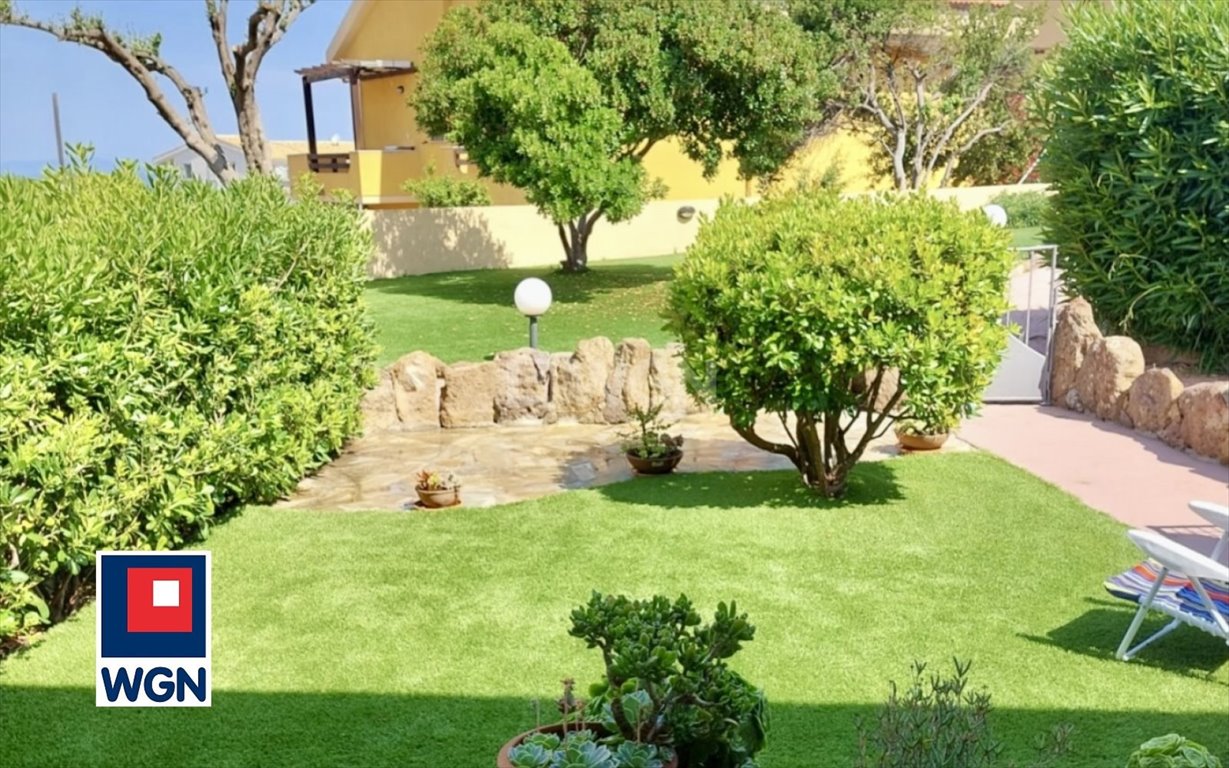 Wynajem apartamentu 70 m2 z ogródkiem i plażą 500m Włochy, Castelsardo  70m2 Foto 1