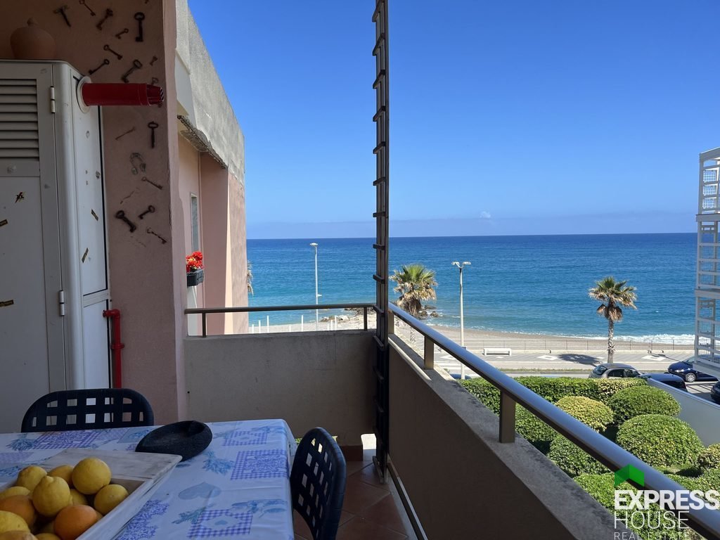 Apartament 92 m² z widokiem na morze, tarasem i parkingiem Włochy, Capo D'orlando  92m2 Foto 1