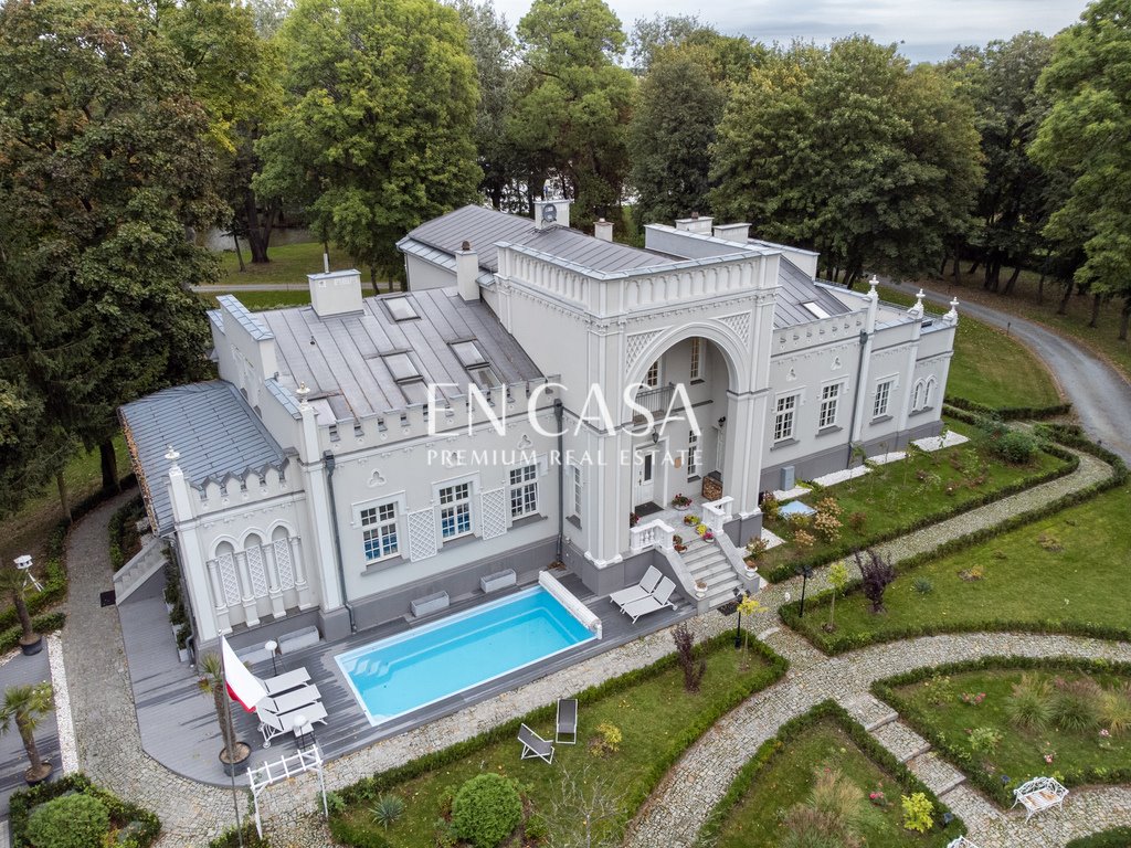 Luksusowy pałac z helipadem, 15 pokoi, park i winnica Strzembowo  1 000m2 Foto 1