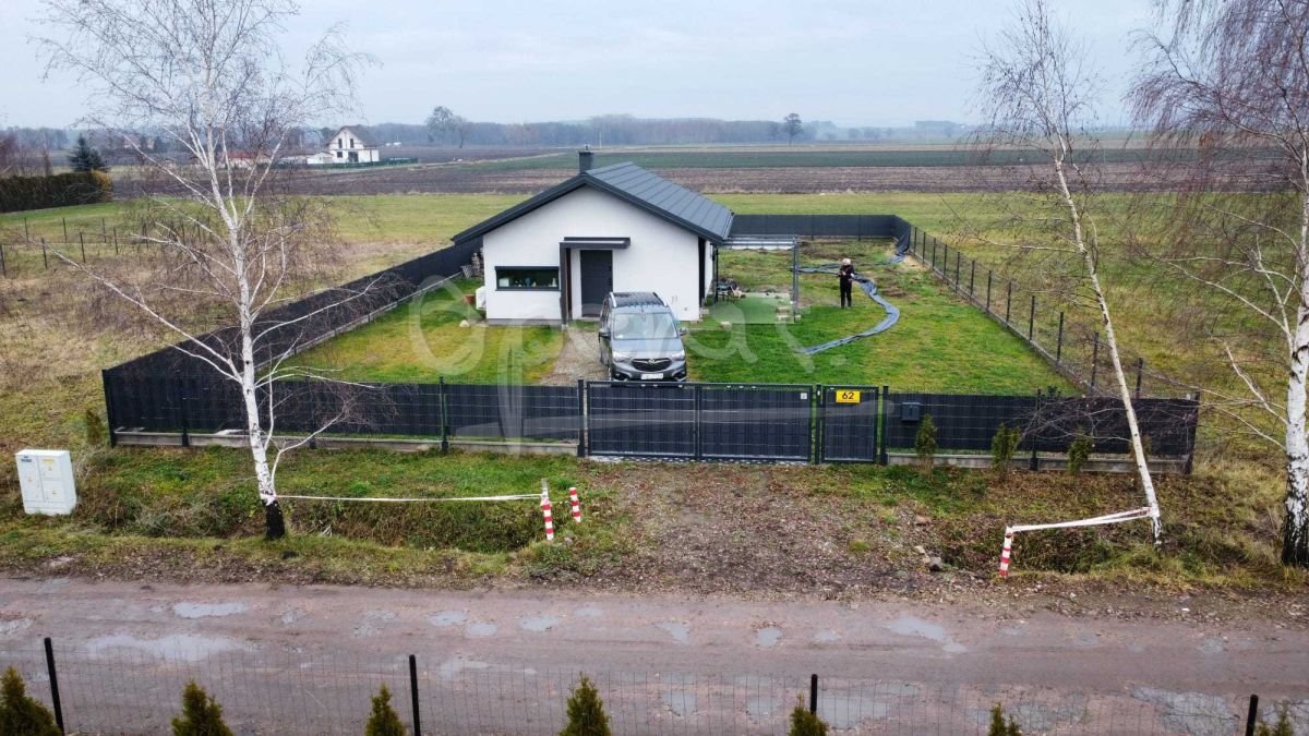 Nowoczesny dom 53m2 z tarasem i ogrodem w Powidzu Powidz  53m2 Foto 1