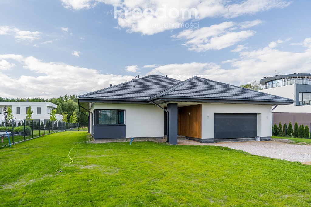 Nowoczesny dom 213 m2 z garażem i tarasem w Winchester Park Stara Wieś, Puszczyka  213m2 Foto 1