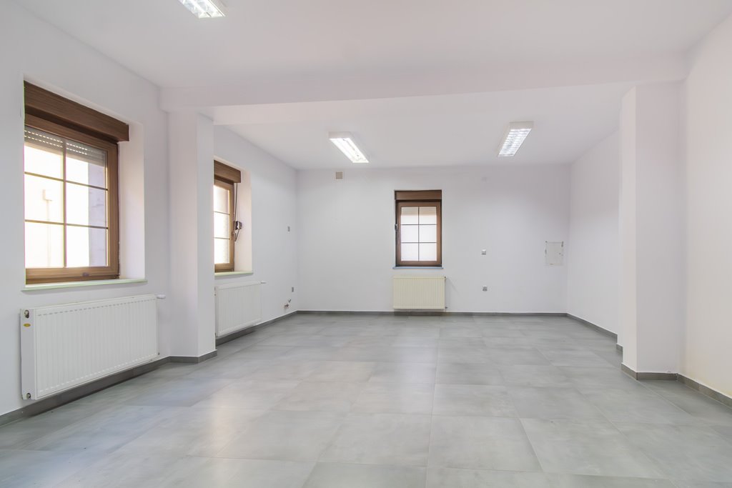 Lokal użytkowy na sprzedaż Żagań, Słowackiego  137m2 Foto 1