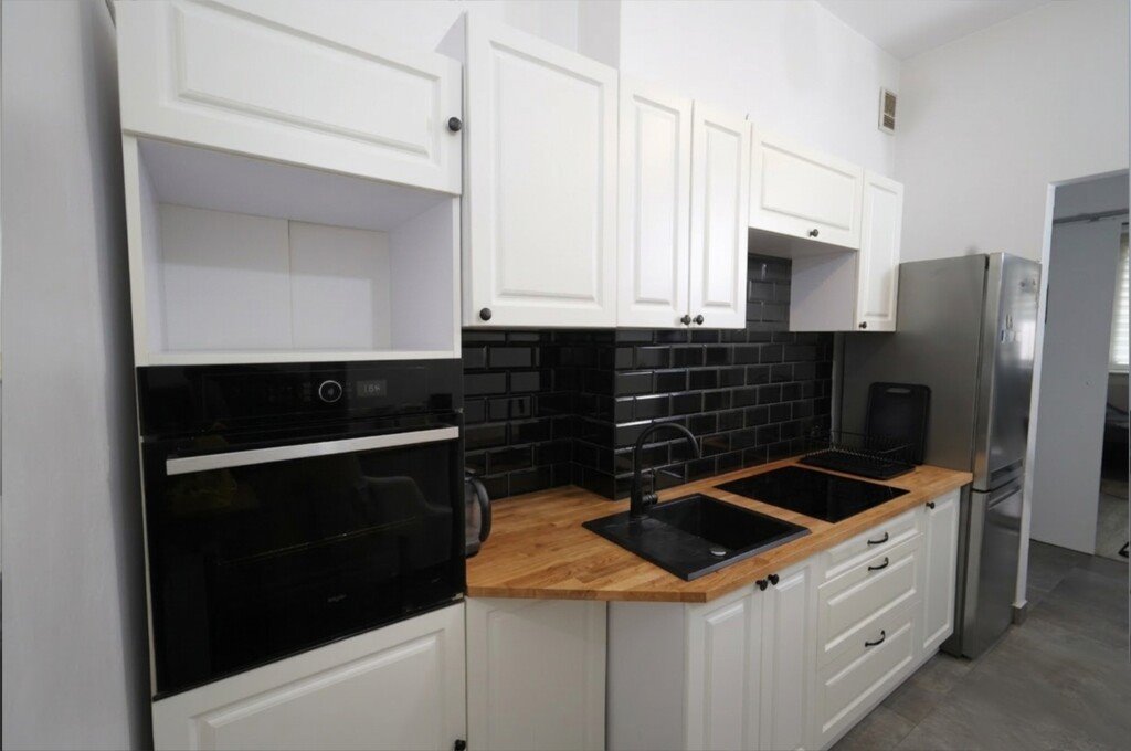 Przestronne 2 pokoje na parterze z dużymi oknami i piwnicą Opole, Plac Józefa Piłsudskiego  55m2 Foto 1