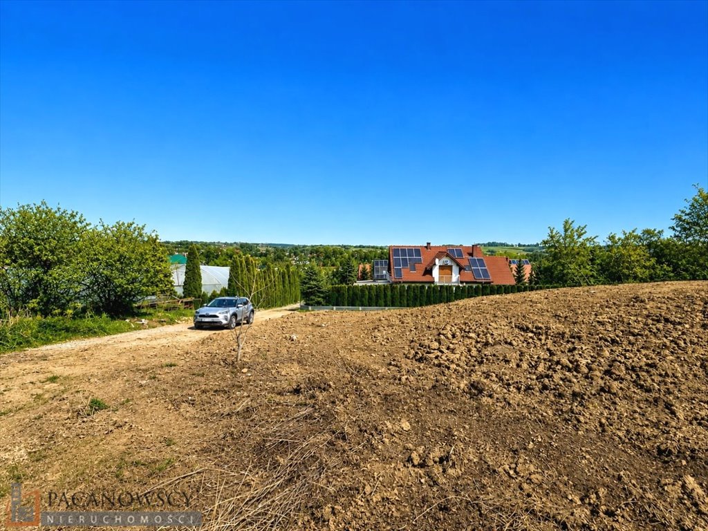 Widokowa działka 949 m² z prądem i dojazdem asfaltowym Pękowice  949m2 Foto 1
