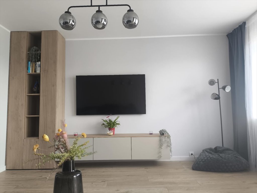 Mieszkanie czteropokojowe  na sprzedaż Zduńska Wola, Zachód (Getta)  69m2 Foto 1