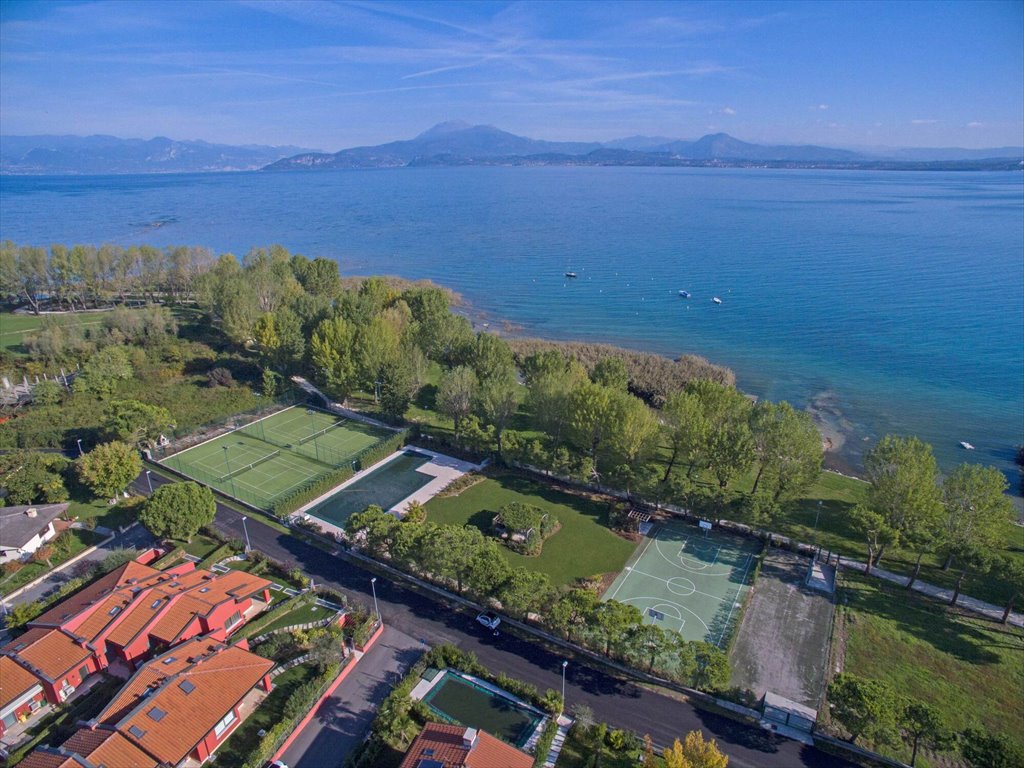 Zapraszam do luksusowego 85 m² z widokiem na jezioro w Sirmione Włochy, Sirmione  85m2 Foto 1