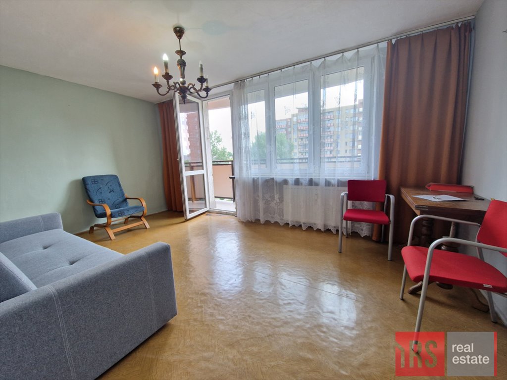 3-pokojowe mieszkanie do remontu z dużym balkonem i świetną komunikacją Warszawa, Targówek, Władysława Syrokomli  53m2 Foto 1