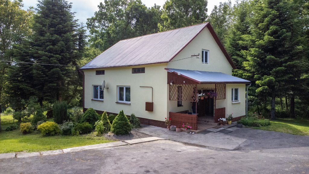 Urokliwy dom na dużej działce z lasem, 110 m² Manasterz  110m2 Foto 1